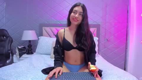 Violet Rousse online show from 10-17-25, 03:14