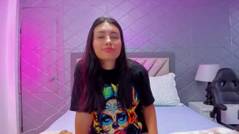 Violet Rousse online show from 12-22-25, 04:59