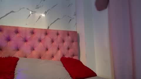 violett  rousee online show from 12-17-25, 04:46