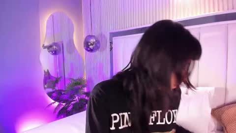 Snapshot of violettacolinss chatting on 02-25-26, 11:31 violettacolinss online show from 02-25-26, 11:31