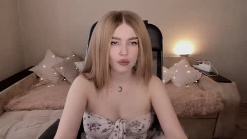 ViolettaOtis online show from 02-17-25, 11:34