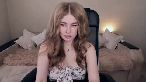 ViolettaOtis online show from 03-04-25, 11:19