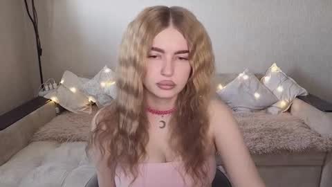 ViolettaOtis online show from 09-13-25, 12:05