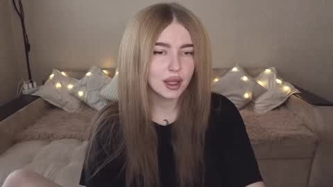 ViolettaOtis online show from 10-25-25, 12:45