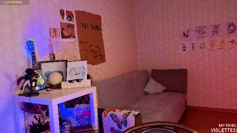 Snapshot of violettesss chatting on 07-17-26, 06:35 Vi Best on my Fansly online show from 07-17-26, 06:35