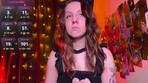 Snapshot of violettmo0n chatting on 02-15-26, 09:44 Next stream 1522026 400 GMT 3 online show from 02-15-26, 09:44