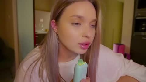 Violla online show from 02-16-25, 02:43