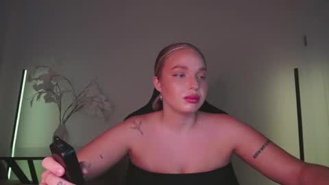 Violla online show from 09-23-25, 04:48