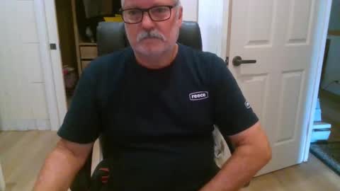 Snapshot of viper654321 chatting on 02-15-26, 11:23 viper654321 online show from 02-15-26, 11:23