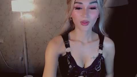 Pearl online show from 10-23-25, 10:36