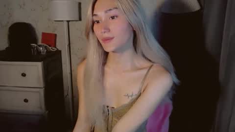 Pearl online show from 11-12-25, 02:01