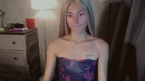 Pearl online show from 11-17-25, 02:50