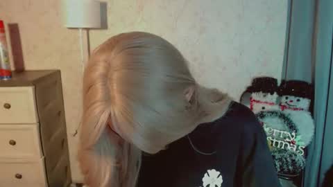 Pearl online show from 12-18-25, 05:57