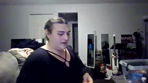 priscilla online show from 09-16-25, 05:41