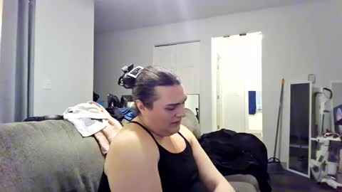 priscilla online show from 10-03-25, 02:30