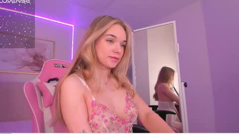 Chloe online show from 02-25-25, 03:09