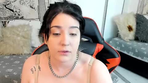 Snapshot of vitaxviper chatting on 10-07-25, 11:13 Vit a Viper online show from 10-07-25, 11:13