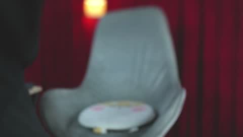 VittaaaPlease help me with your thumbs up its important  online show from 12-29-24, 10:14