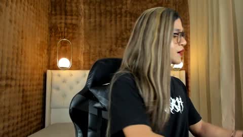 VittaaaPlease help me with your thumbs up its important  online show from 01-25-25, 12:58