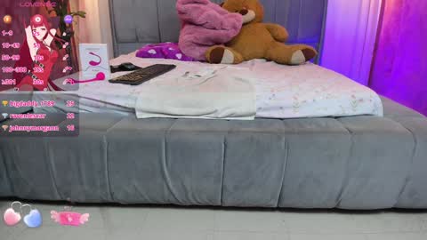 VittaaaPlease help me with your thumbs up its important  online show from 01-30-25, 05:28