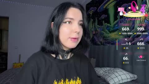 Vivi   online show from 10-08-25, 07:17