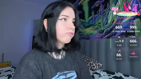 Vivi   online show from 10-19-25, 02:07