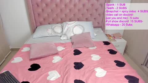 Snapshot of vivi_cooper chatting on 02-07-25, 05:10 vivi cooper online show from 02-07-25, 05:10