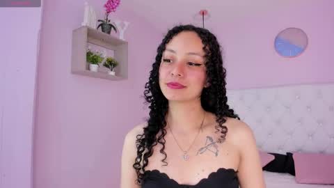 Vivi online show from 11-19-25, 03:28