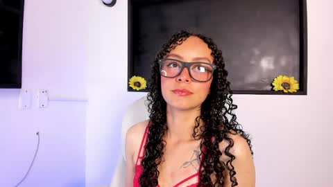 Vivi online show from 04-15-26, 03:46