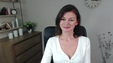 Vivian online show from 12-12-24, 08:57