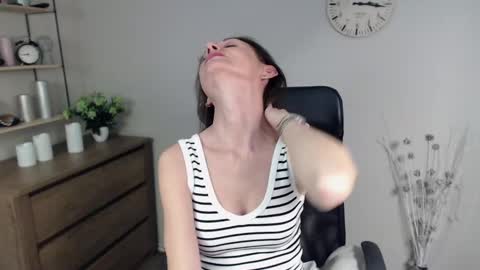 Vivian online show from 01-17-25, 09:49