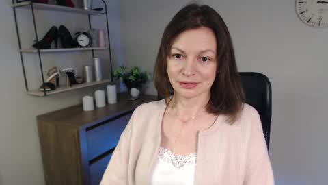 Vivian online show from 02-17-25, 07:15