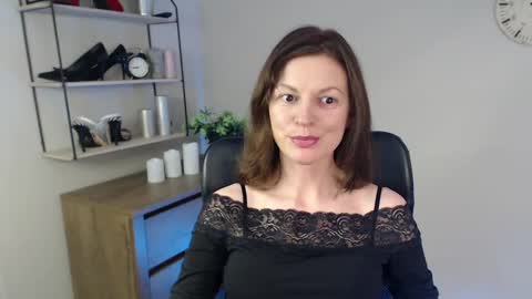 Vivian online show from 02-24-25, 10:37