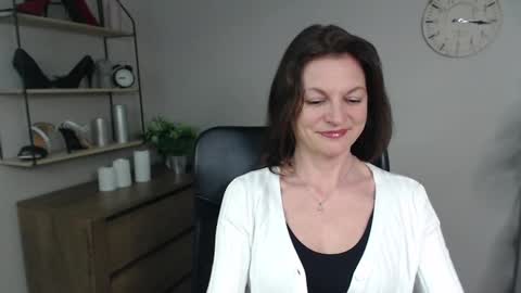 Vivian online show from 02-28-25, 02:09