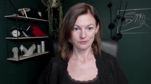 Vivian online show from 09-17-25, 06:48