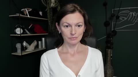 Vivian online show from 09-22-25, 08:16