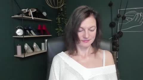 Vivian online show from 09-27-25, 06:29