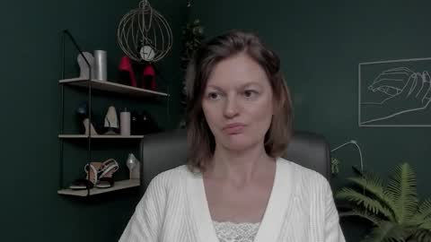 Vivian online show from 11-27-25, 07:32