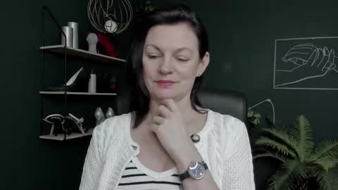 Snapshot of vivian_dream chatting on 02-25-26, 07:51 Vivian online show from 02-25-26, 07:51