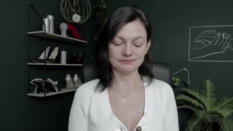 Snapshot of vivian_dream chatting on 02-26-26, 08:02 Vivian online show from 02-26-26, 08:02