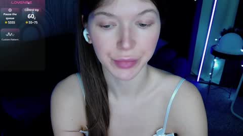 Snapshot of vivian_evans_ chatting on 01-08-25, 07:03 Vivian Evans online show from 01-08-25, 07:03