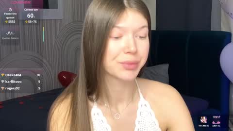 Snapshot of vivian_evans_ chatting on 02-19-25, 05:27 Vivian Evans online show from 02-19-25, 05:27