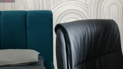 Snapshot of vivian_evans_ chatting on 10-14-25, 12:55 Vivian Evans online show from 10-14-25, 12:55