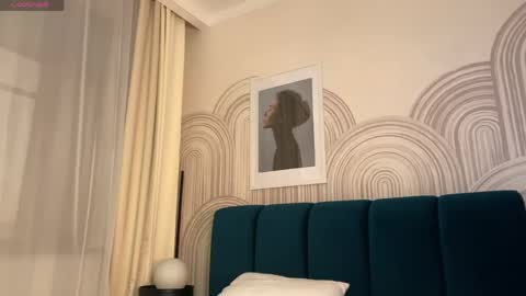 Vivian Evans online show from 04-18-26, 12:14