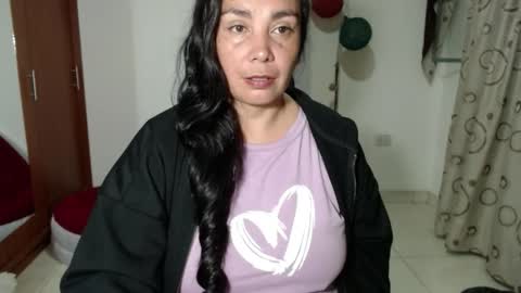 vivian_milf_paint online show from 09-11-25, 04:12