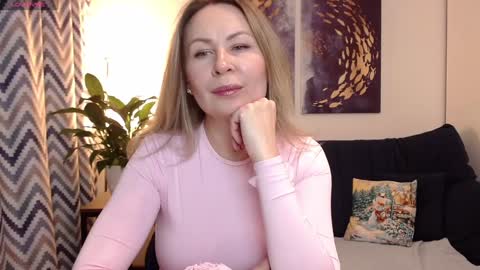 Vivian online show from 12-08-24, 05:11