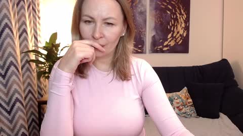 Vivian online show from 12-13-24, 09:09