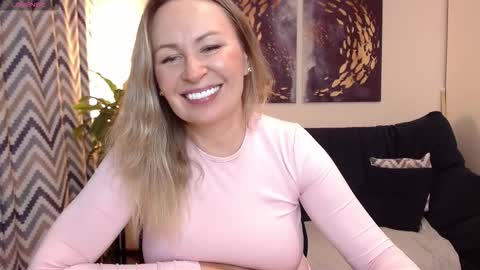 Vivian online show from 11-07-25, 04:51