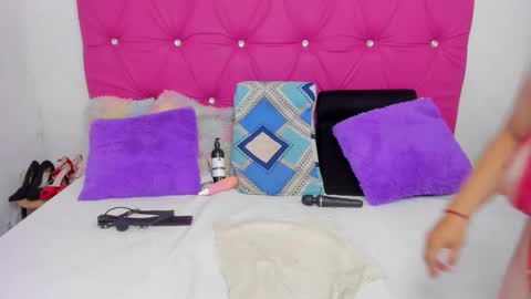 VivianParis online show from 10-18-25, 04:41