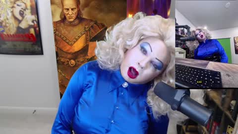 Snapshot of vivianfrost chatting on 01-19-25, 08:29 VivianFrosty online show from 01-19-25, 08:29